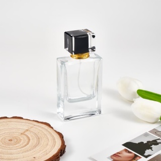botol parfum persegi-dengan-dasar-tebal